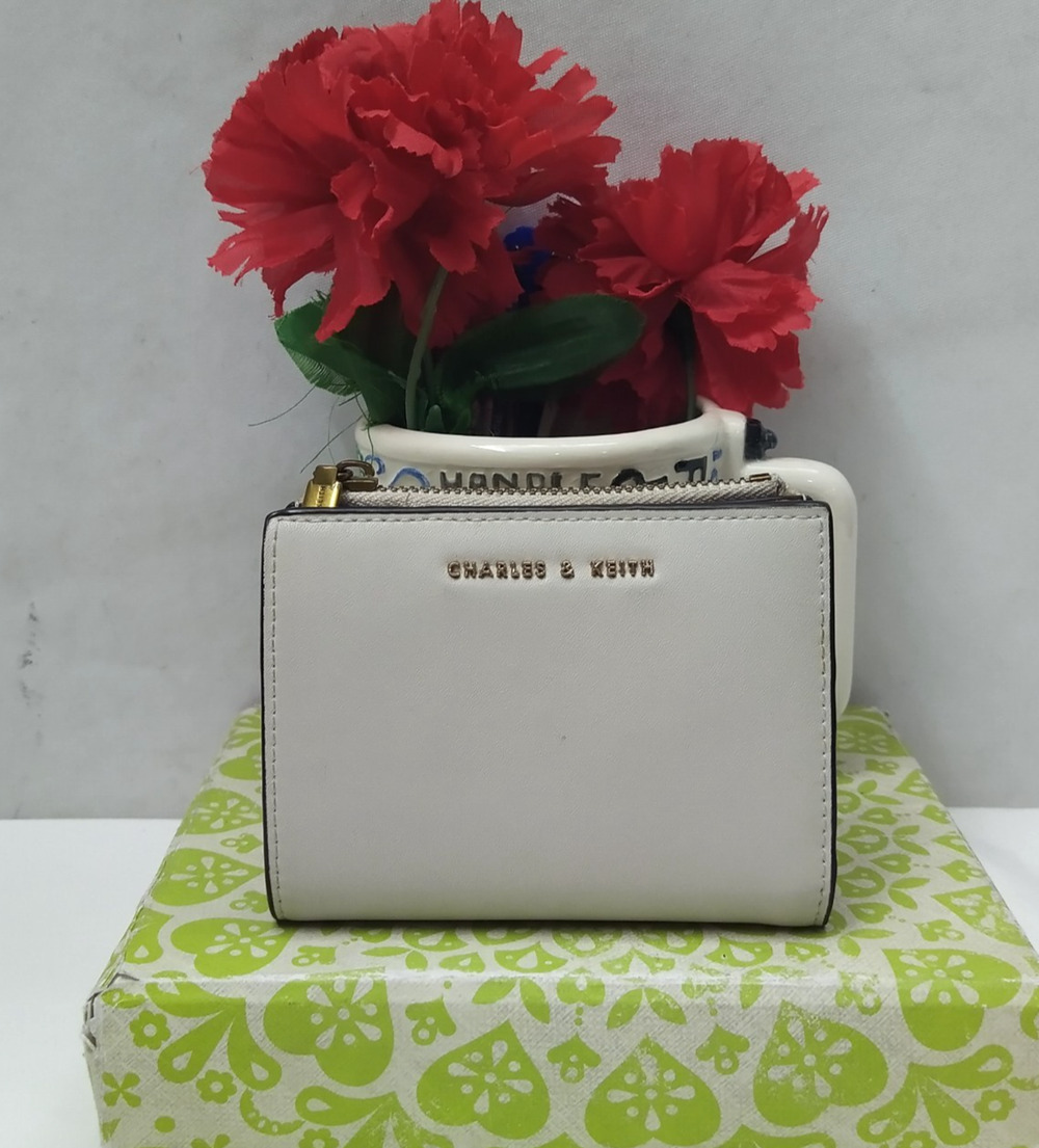 Charles $ Keith White Leather Credit Card Bifold Wallet